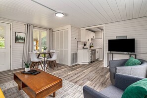 Smart TV - Shores-Pickleball Ct | Hot Tub (Shared) | 2.5 Acres | Dog OK | Fire Pit (South Haven)