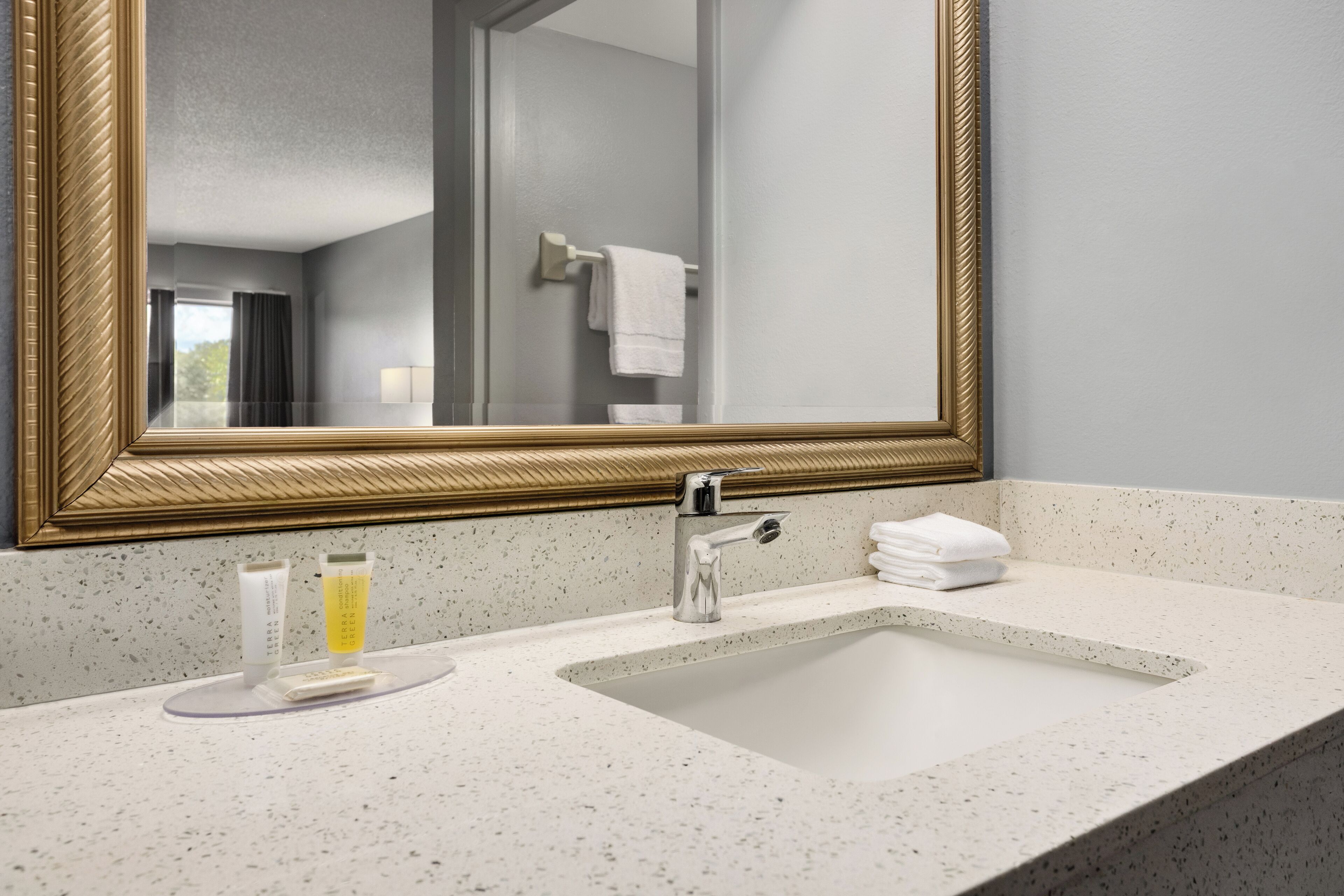 Photo - Home Inn & Suites Orlando-Apopka