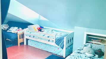 4 habitaciones, escritorio, tabla de planchar con plancha y wifi gratis