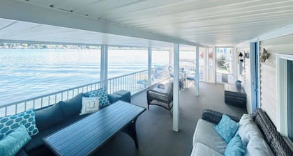 Lake Living Paradise! Views from every level, screened in deck, fire pit & more!