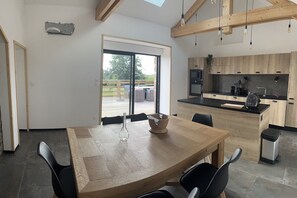Dining - Maison de Campagne au Calme à 3km de la Plage des Amiets et du Port de Mogueriec (Cléder)