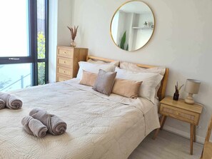 1 bedroom, desk, iron/ironing board, free WiFi