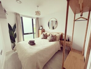 1 soverom, skrivebord, strykejern/-brett og wi-fi (inkludert)