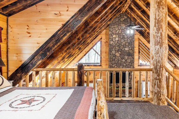 5 Schlafzimmer, Schreibtisch, Bügeleisen/Bügelbrett, Reisekinderbett