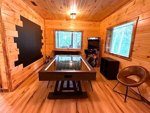 Spielezimmer