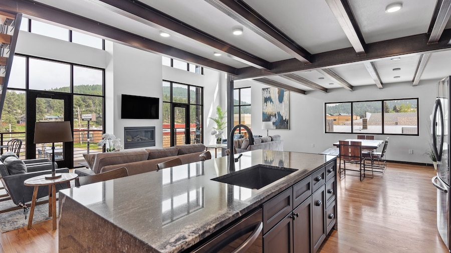 McGregor and Main Luxury Lofts