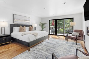 Studio | Iron/ironing board, free WiFi - McGregor and Main Luxury Lofts (Hill City)