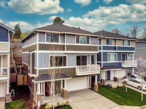 Exterior - Luxurious 3 story new construction near Seattle! (Renton)
