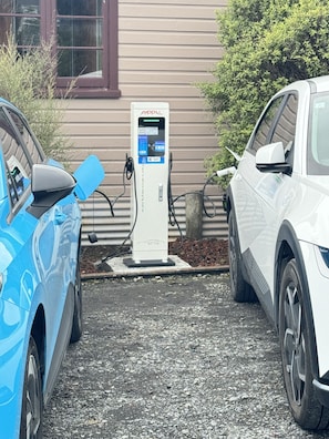 Borne de recharge pour véhicule électrique