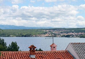 Room - Apartments Ljerka - 100 m From the Beach (Malinska-Dubasnica)