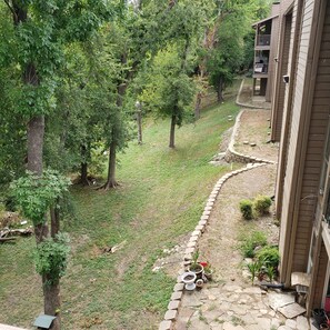 Property grounds - Centrally Located. 2 Queen beds and 2 Full bath with lots of amenities. (Dallas)