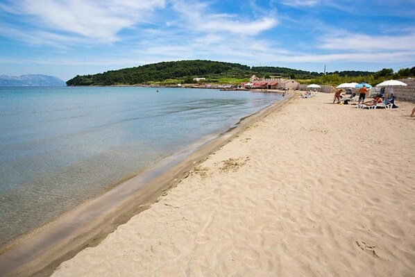 Exterior - Apartments Sunny - 50 m From sea (Lumbarda)