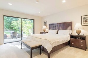 2 chambres, coffres-forts dans les chambres, bureau