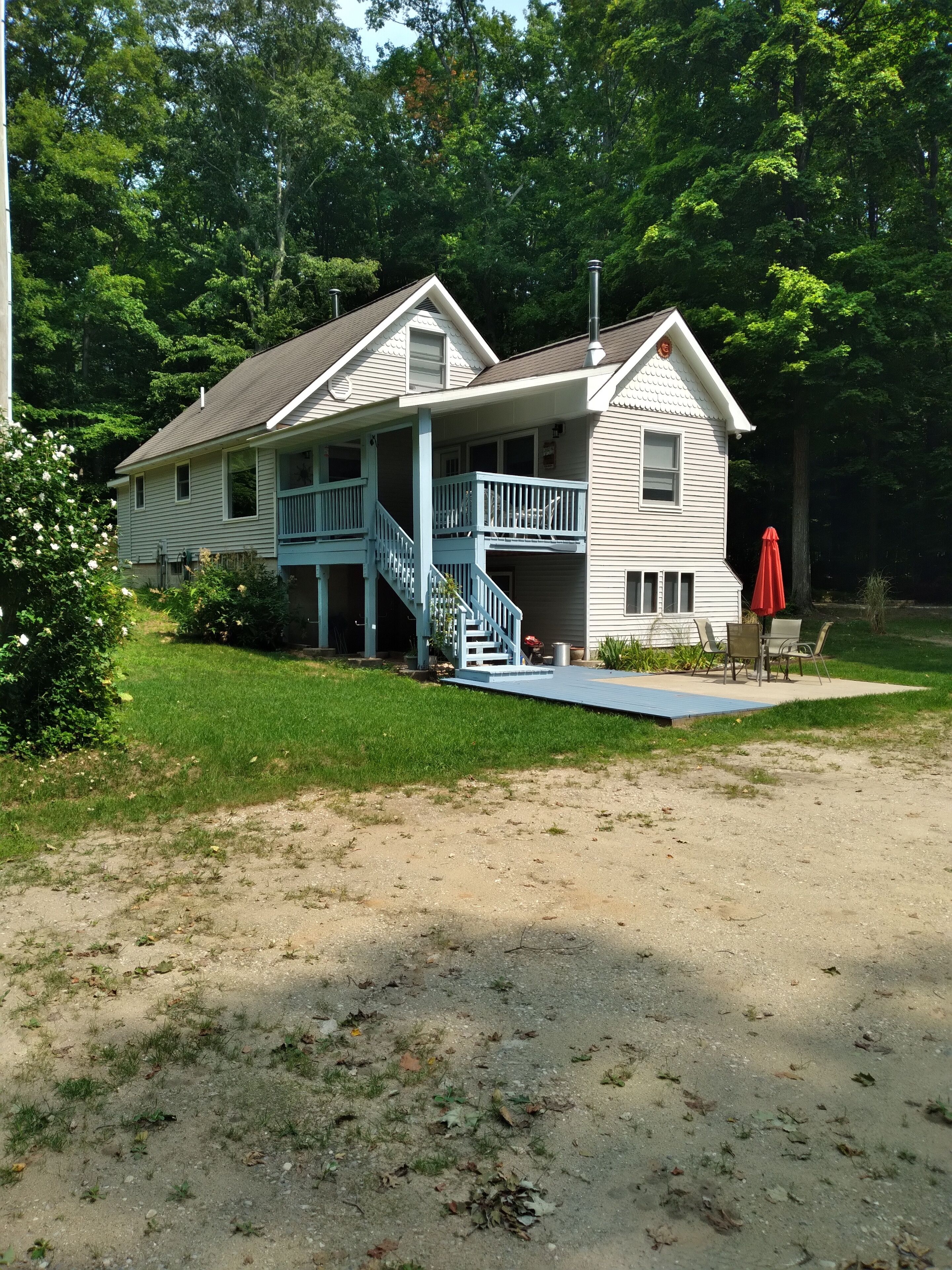 Prime location! MINUTES from Sleeping Bear National Park & Lake Michigan beaches