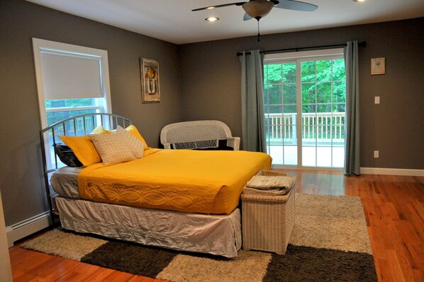 4 bedrooms, in-room safe, iron/ironing board, travel cot