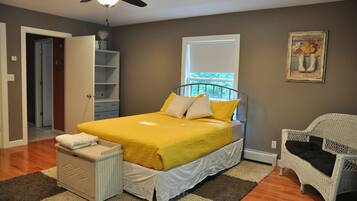 4 bedrooms, in-room safe, iron/ironing board, travel crib