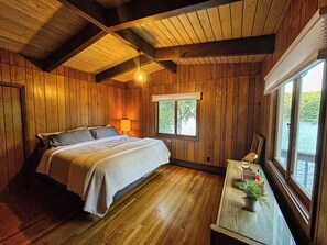 4 habitaciones, escritorio, tabla de planchar con plancha y wifi gratis 