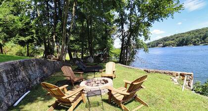 Lakefront Oasis - Kayaks - Hot Tub - Fire Pit