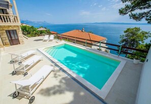 Room - Fran - Pool View - A1 - II kat 6 (Selca)