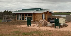 المنشأة من الخارج