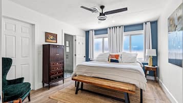 4 bedrooms, desk, iron/ironing board, travel crib