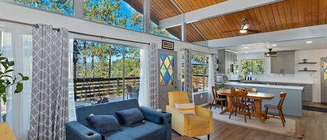 スマートテレビ、暖炉、テレビゲーム、書庫