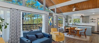 Stunning Lake View Cabin with a 240 degree view of Lake Gregory, Sleeps 8