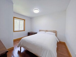 3 dormitorios, tabla de planchar con plancha, wifi gratis y ropa de cama