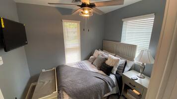 2 chambres, fer et planche Ă repasser, Wi-Fi, draps fournis