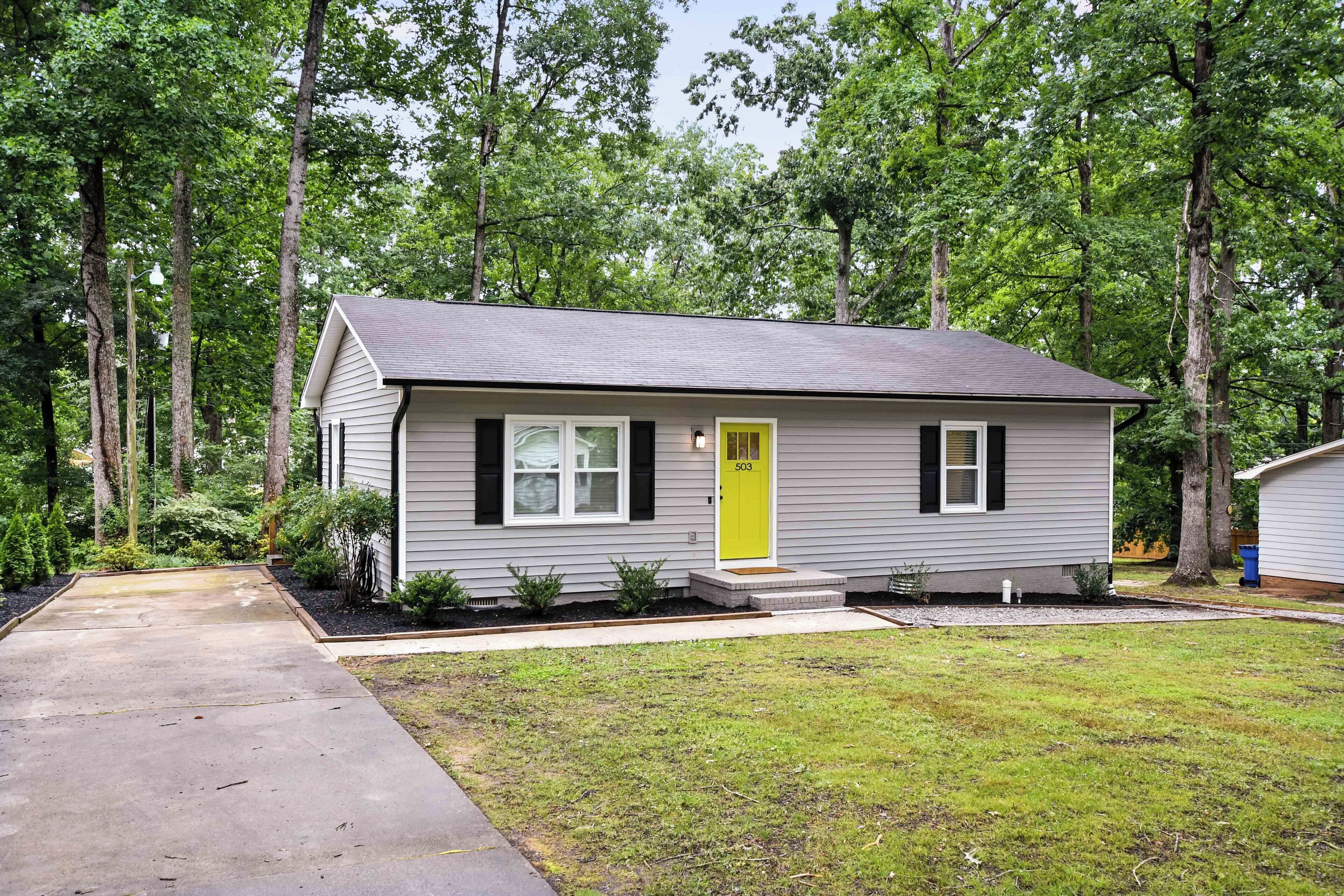 30+ day stays---Completely renovated 2 bed/2 bath in Simpsonville, SC