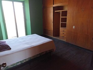 Dormitorio compartido básico | Wifi gratis 