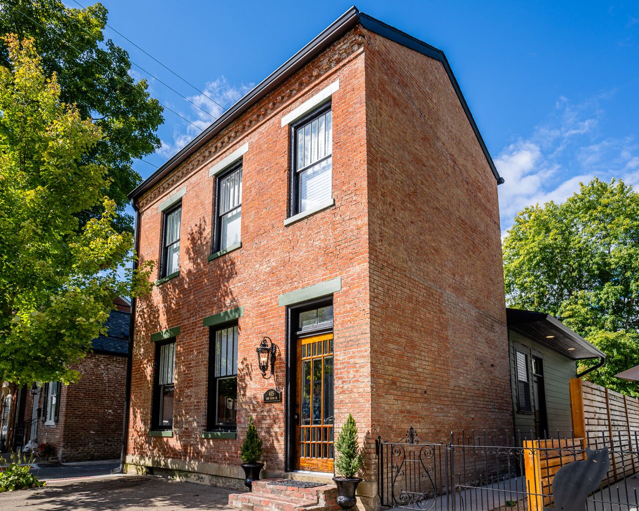 Historic Home! Walking Distance to Shops, Restaurants, Events, & Ohio River