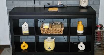 Relax in the country, enjoy the peacefulness under canopy of oak trees.