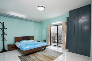 4 habitaciones, escritorio, tabla de planchar con plancha y wifi gratis