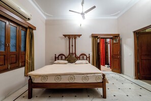 2 bedrooms, WiFi, bed sheets - Let's have family chaupal ( chit chat) at Aangan by Aromataruvilla udaipur  (Udaipur)