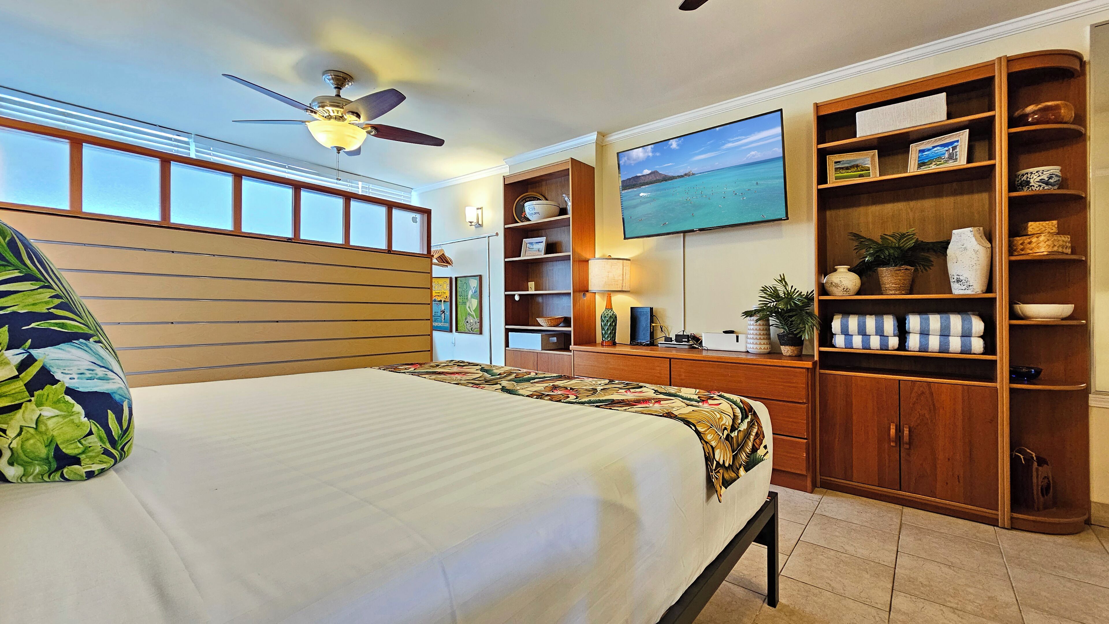 Desk, iron/ironing board, free WiFi, bed sheets