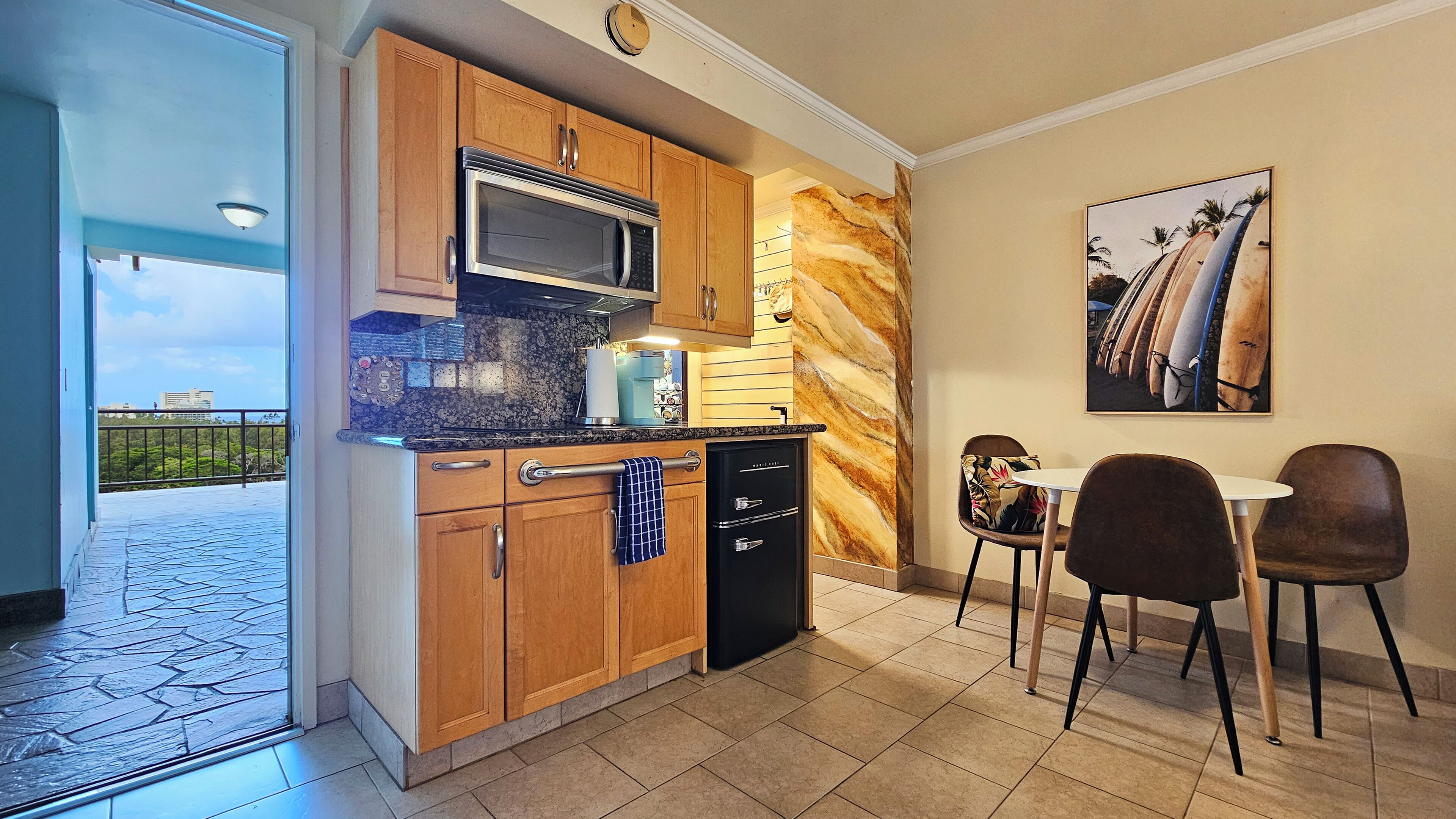 Fridge, microwave, stovetop, coffee/tea maker