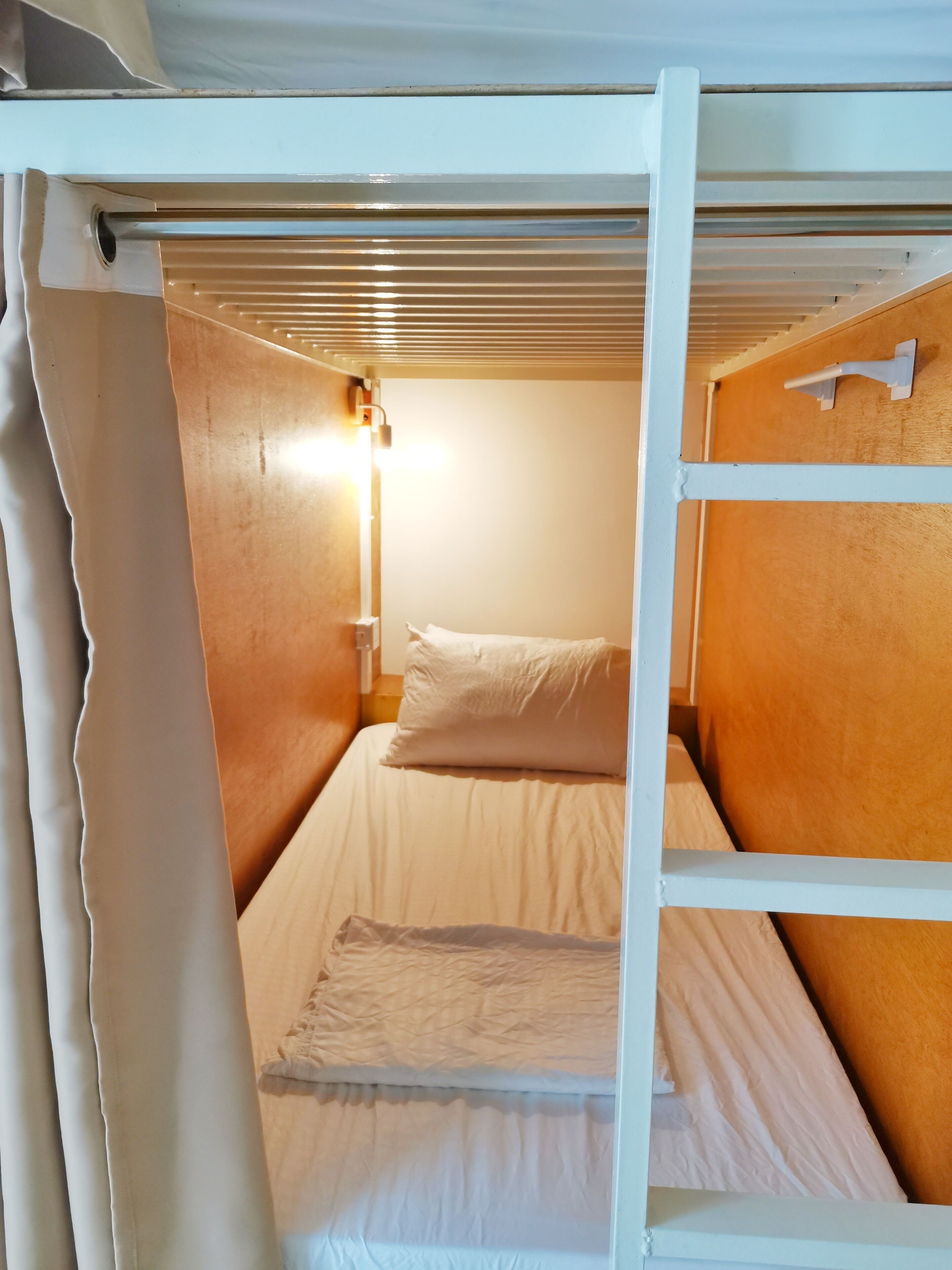 basic shared dormitory | free wifi, bed sheets