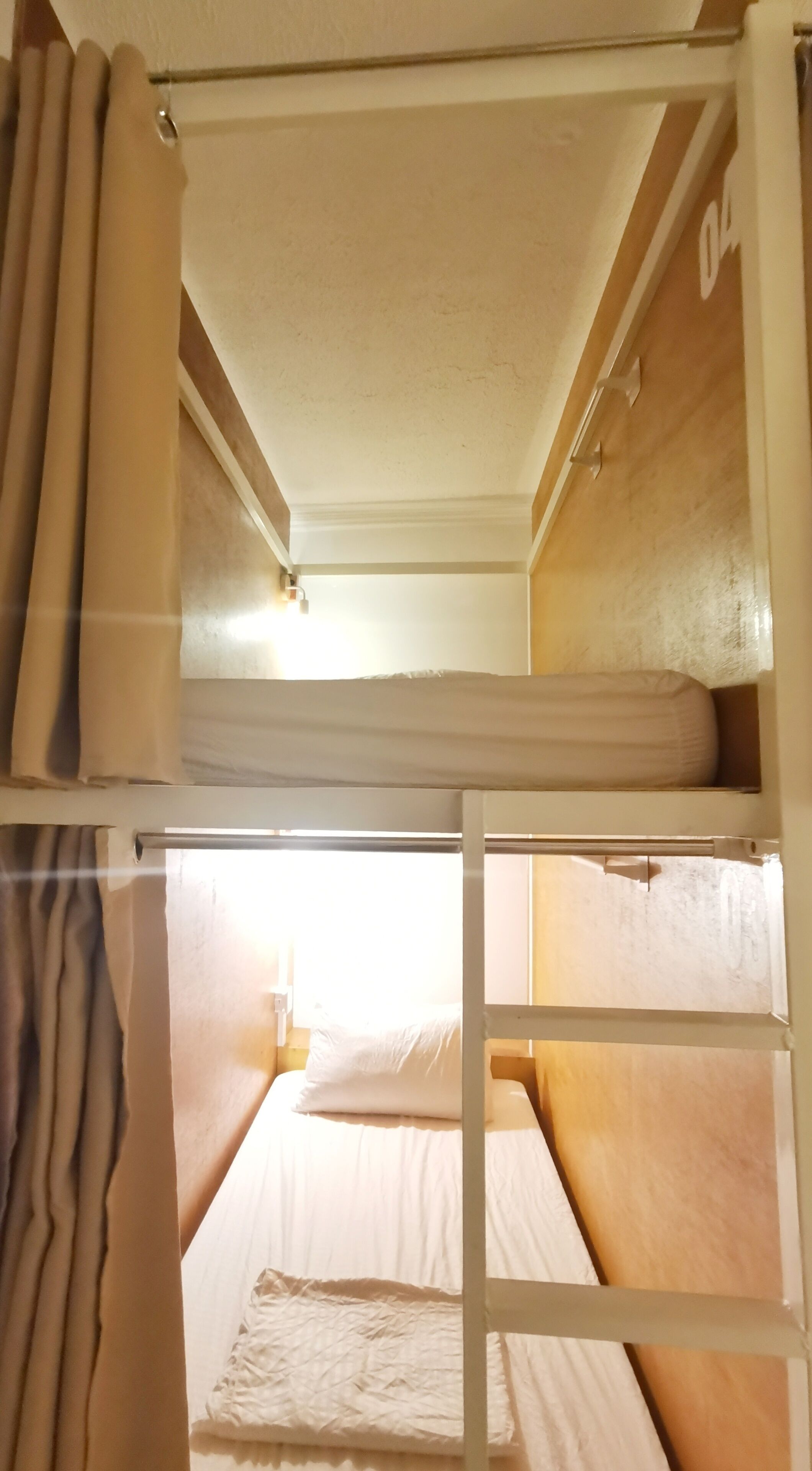 basic shared dormitory | free wifi, bed sheets