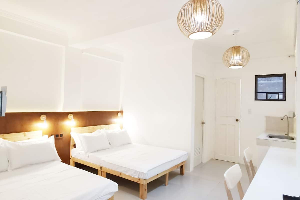 basic quadruple room | free wifi, bed sheets