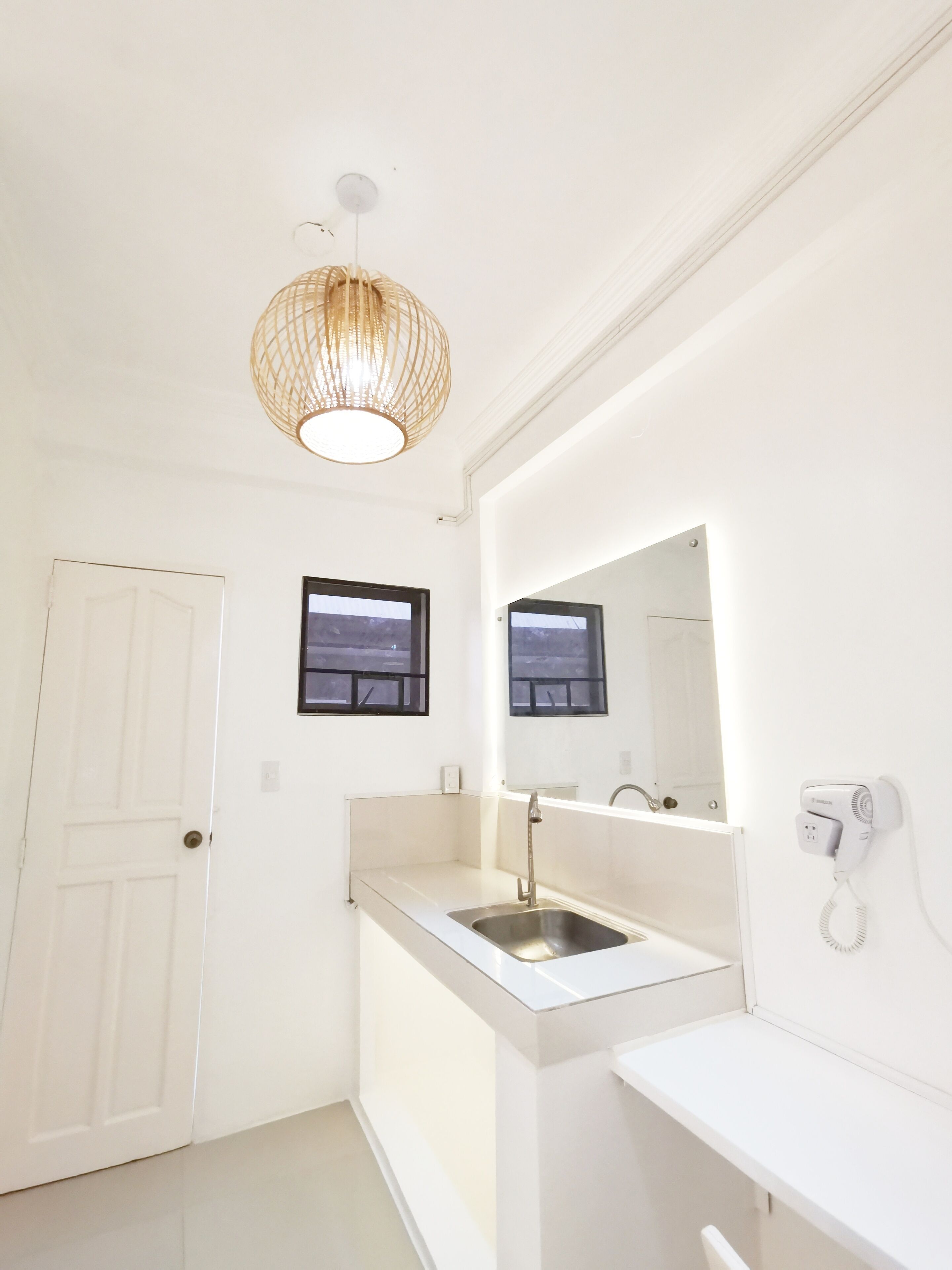 basic quadruple room | free wifi, bed sheets