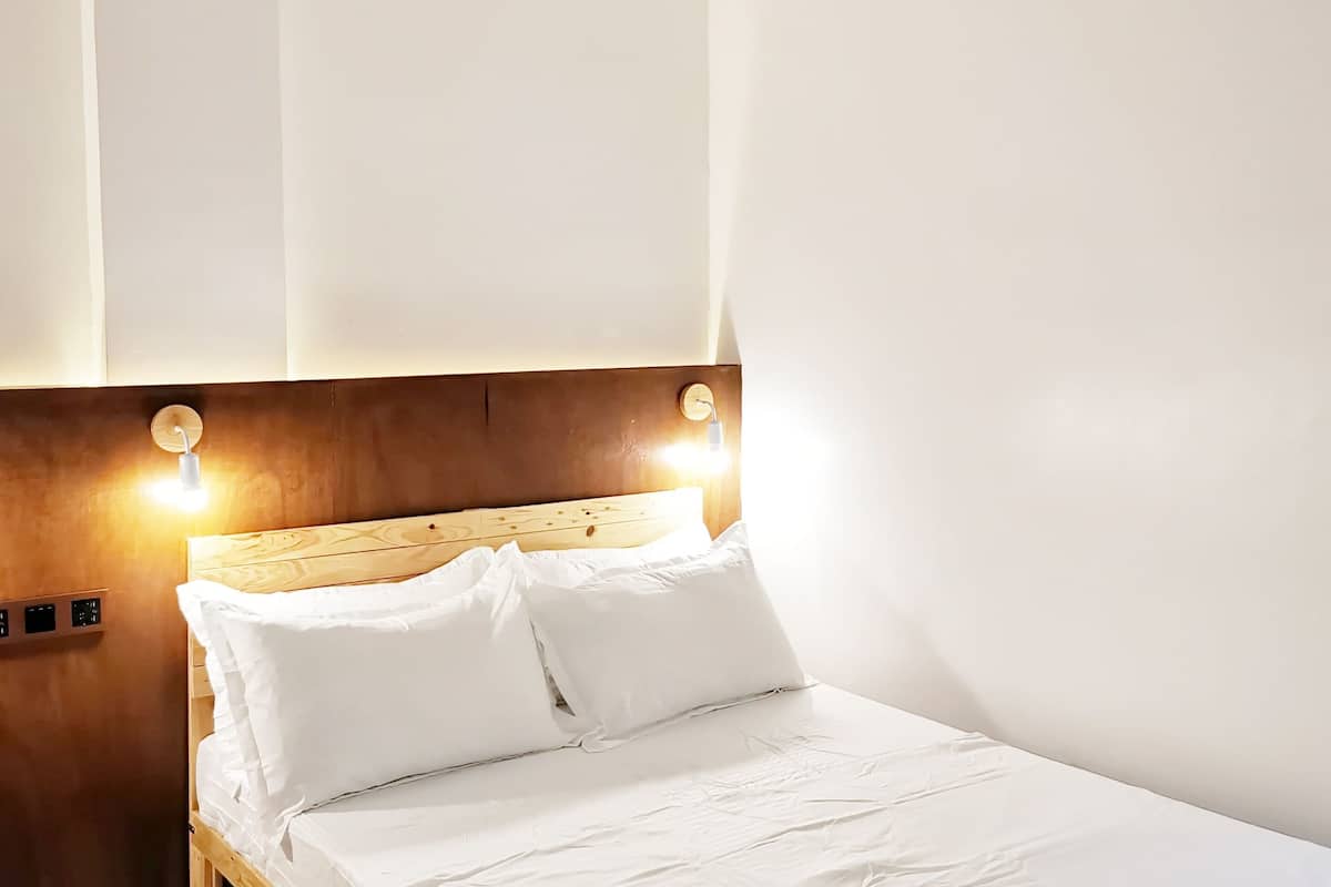 basic double room | free wifi, bed sheets