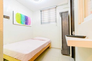 1 bedroom, WiFi, bed sheets - Hostel en Guadalajara Jalisco con Alberca a 15 Minutos de Centro de Guadalajara (Guadalajara)