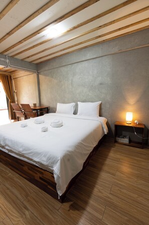 Habitación estándar | Minibar, escritorio, wifi gratis y ropa de cama 
