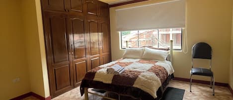 5 Schlafzimmer, Bügeleisen/Bügelbrett, WLAN, Bettwäsche