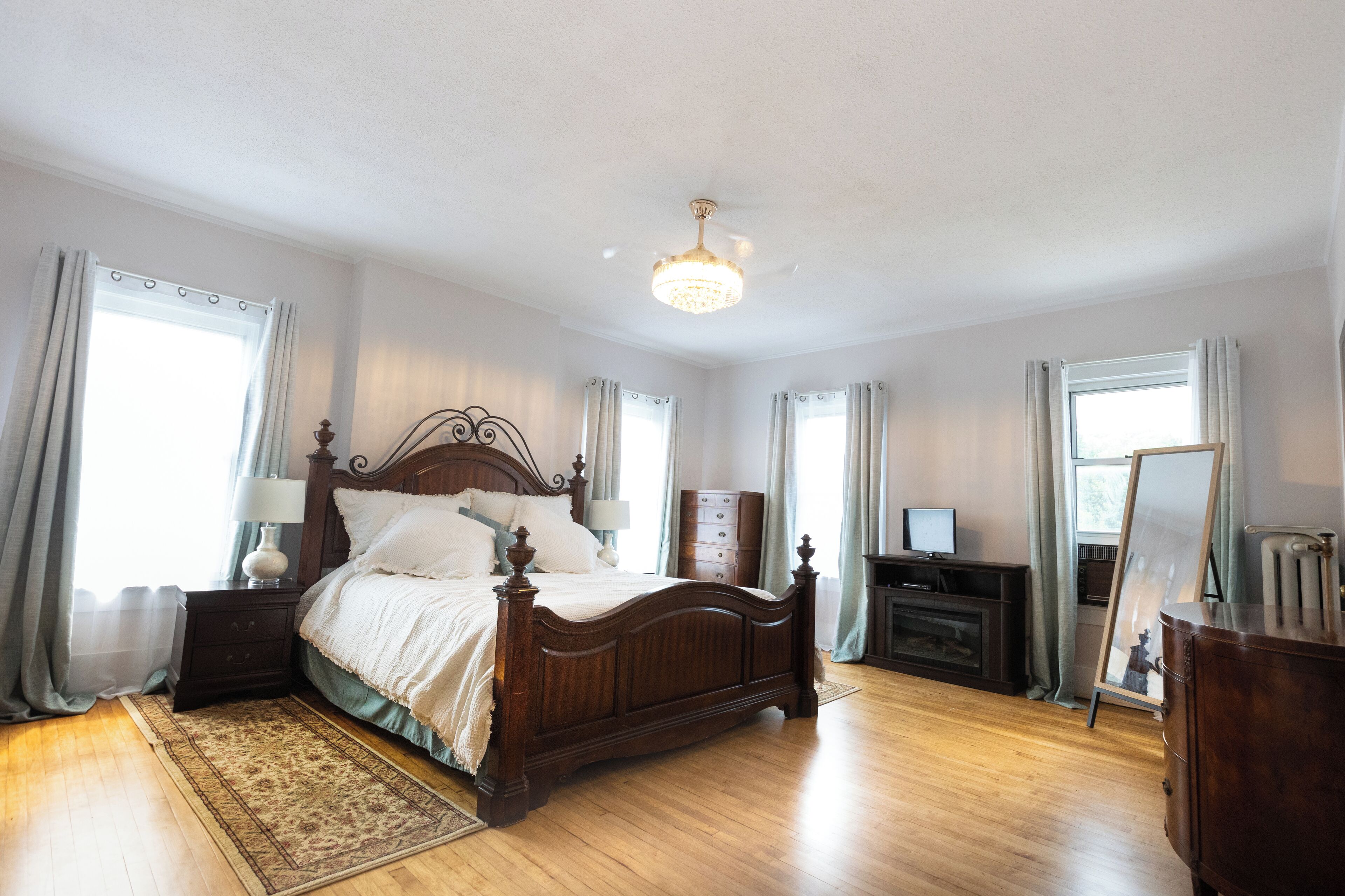 5 chambres, bureau, lit parapluie, Wi-Fi gratuit