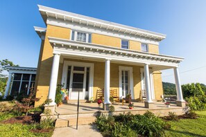 Exterior - The Yellow Rose Historic Home (Louisiana)