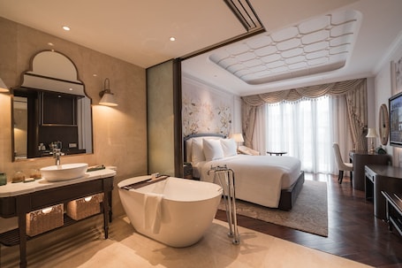 Minibar, in-room safe, desk, laptop workspace. Golden Sun Hotel - Dalat