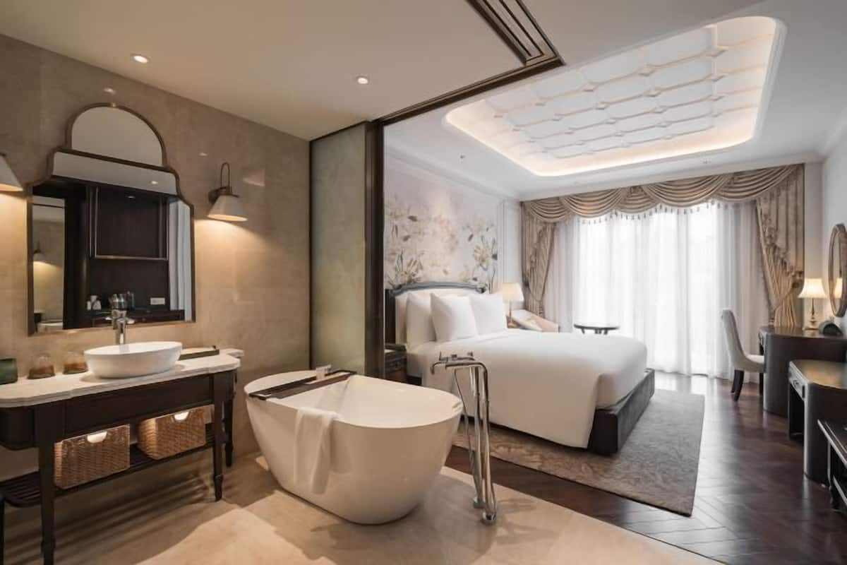 1 bedroom, minibar, in-room safe, desk