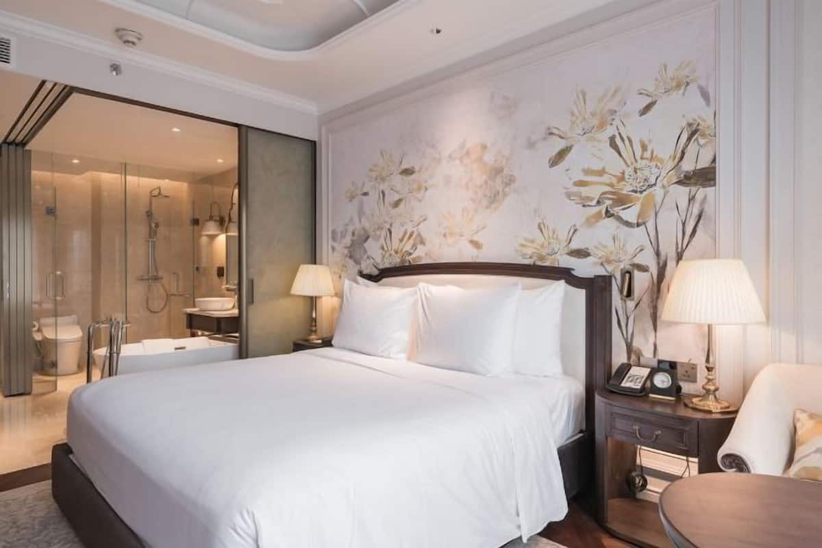 1 bedroom, minibar, in-room safe, desk